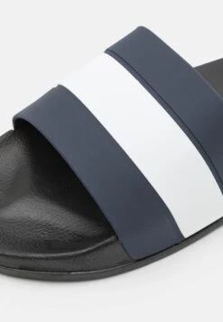 Pier One Pantolette Flach - Dark Blue/white -Modegeschäft für Herren fca2b97369364691b5a9f753ac3a49a5